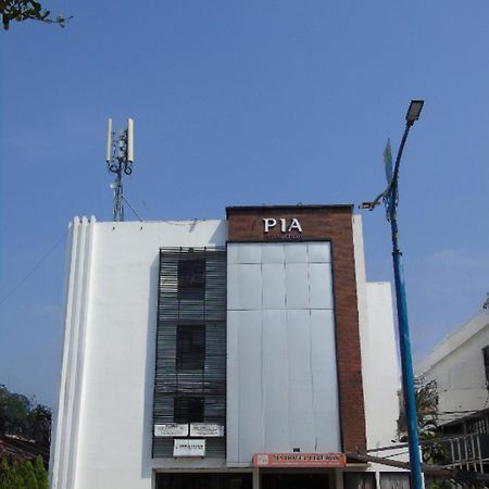 Pia Hotel Cirebon Zewnętrze zdjęcie